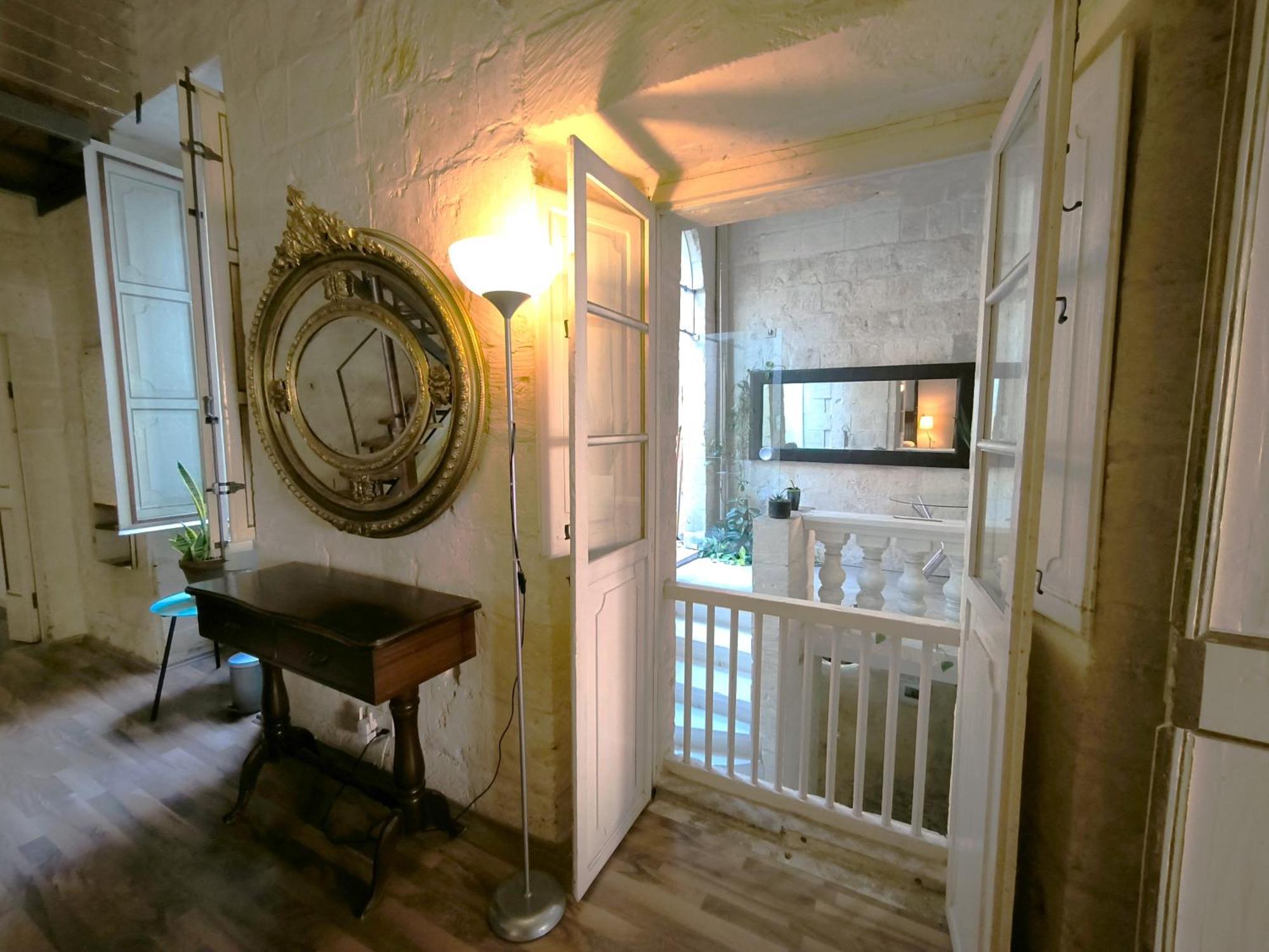 Apartment Stunning 3 Bedroom Town House *