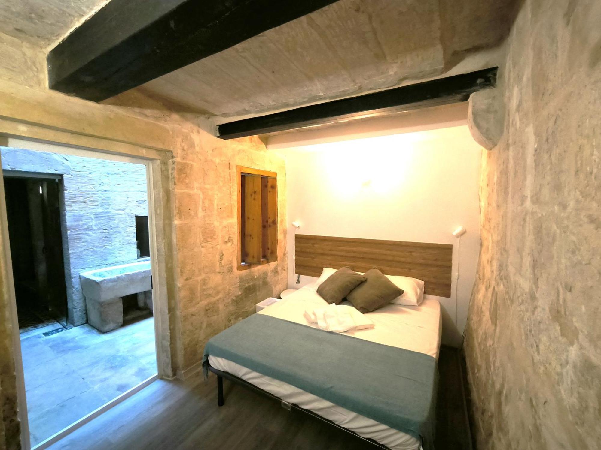 Apartment Stunning 3 Bedroom Town House