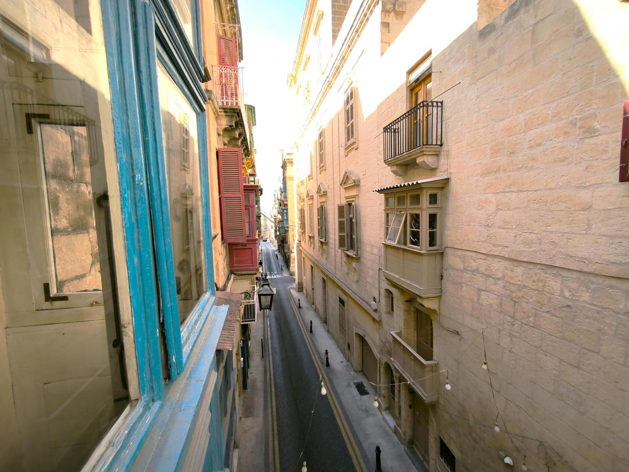 Stunning 3 Bedroom Town House Apartment Valletta