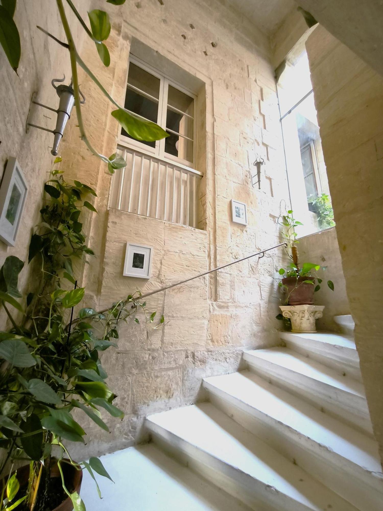 Stunning 3 Bedroom Town House Apartment