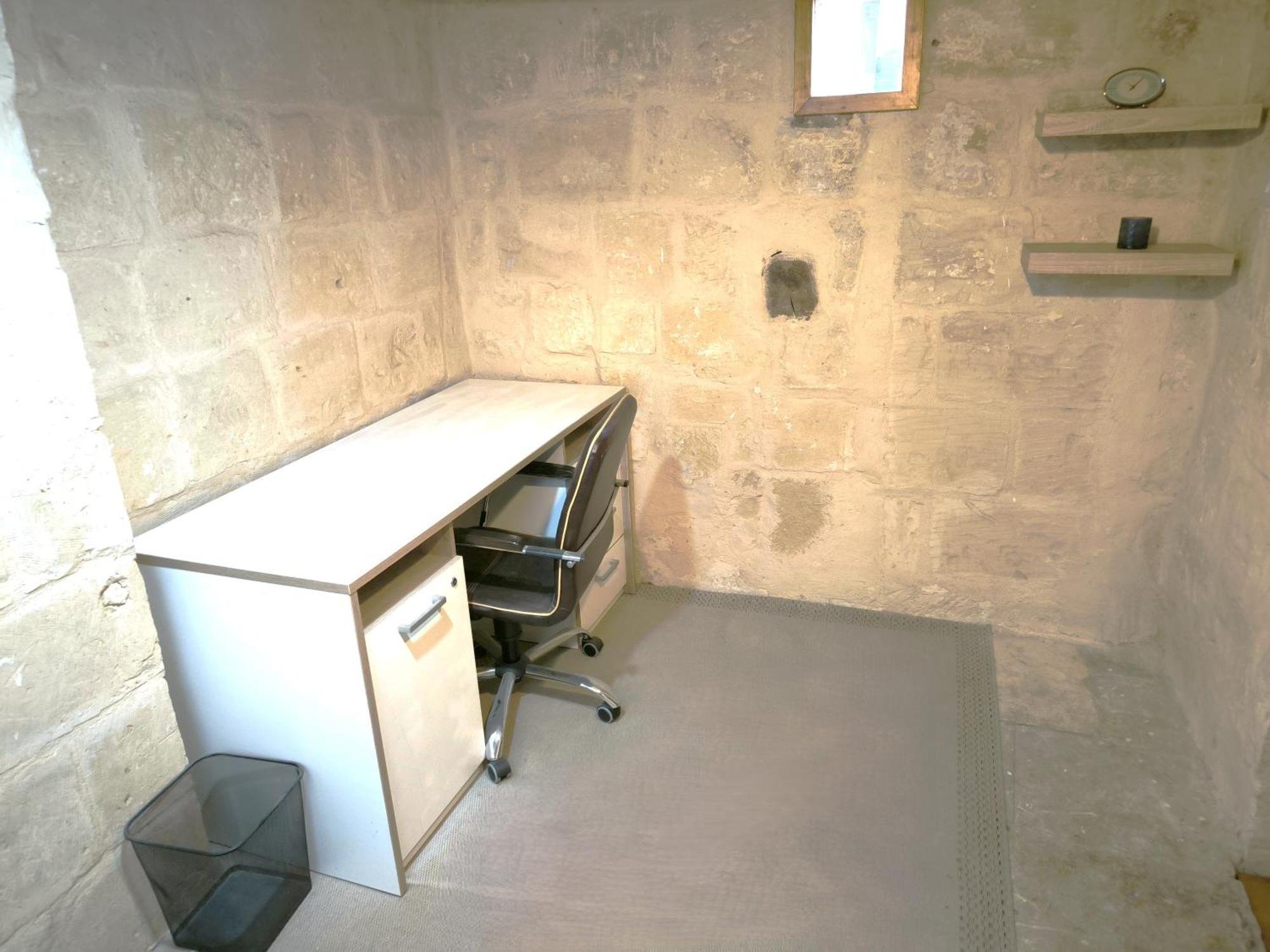 Stunning 3 Bedroom Town House *