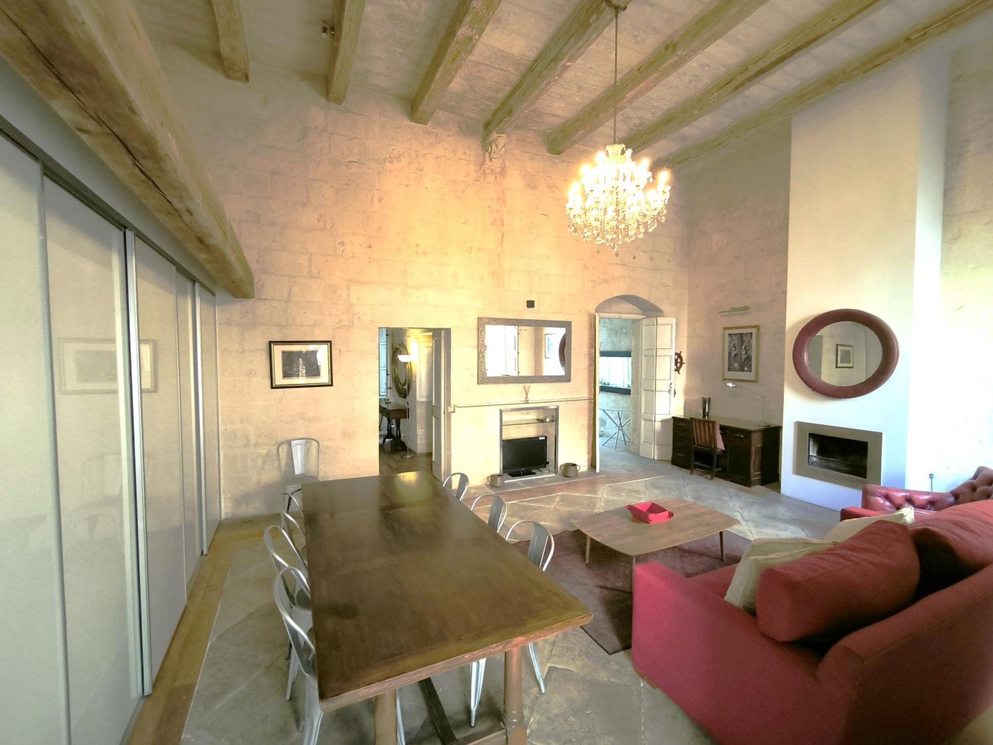 Apartment Stunning 3 Bedroom Town House