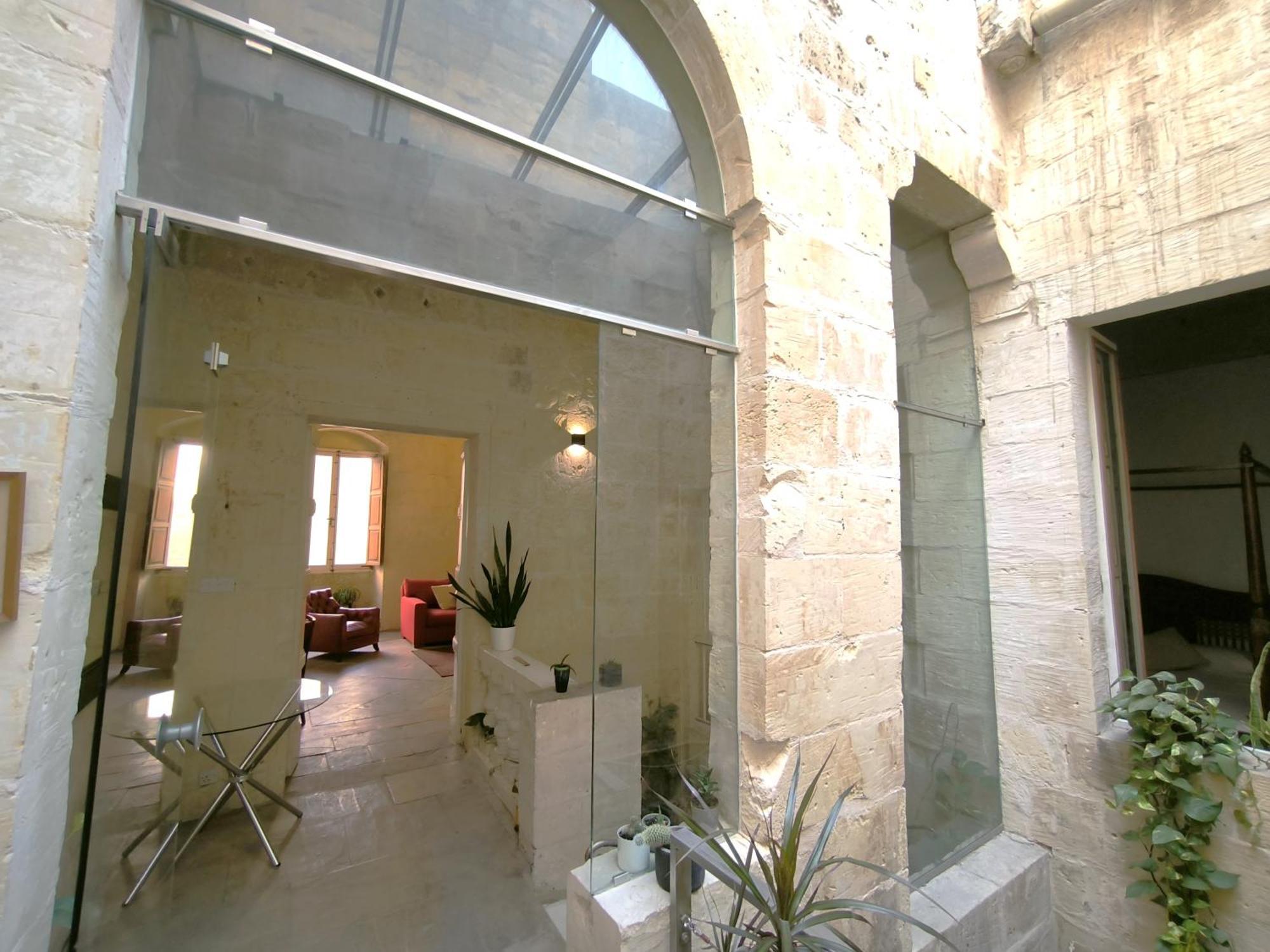 Stunning 3 Bedroom Town House * Valletta