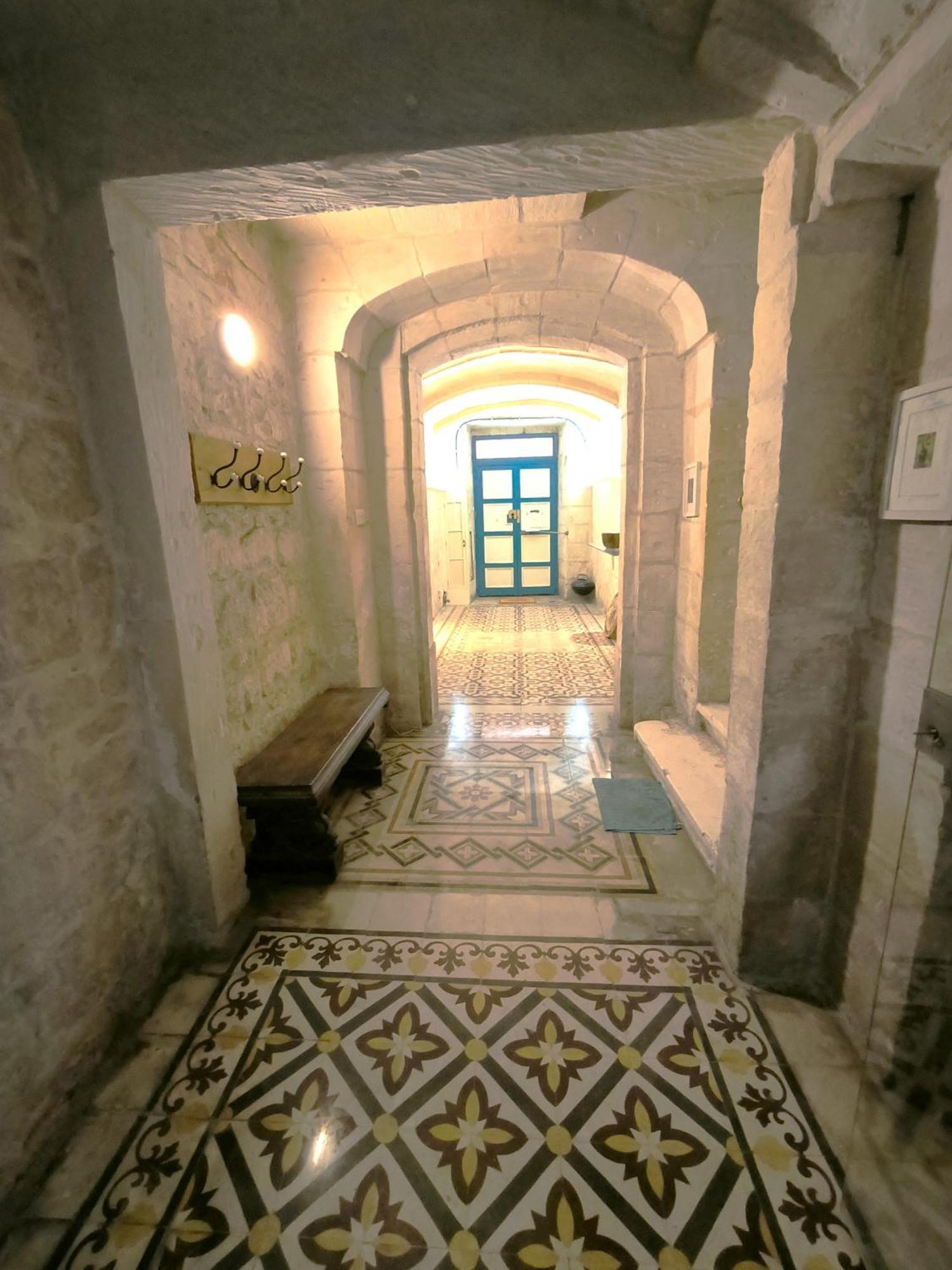 Apartment Stunning 3 Bedroom Town House