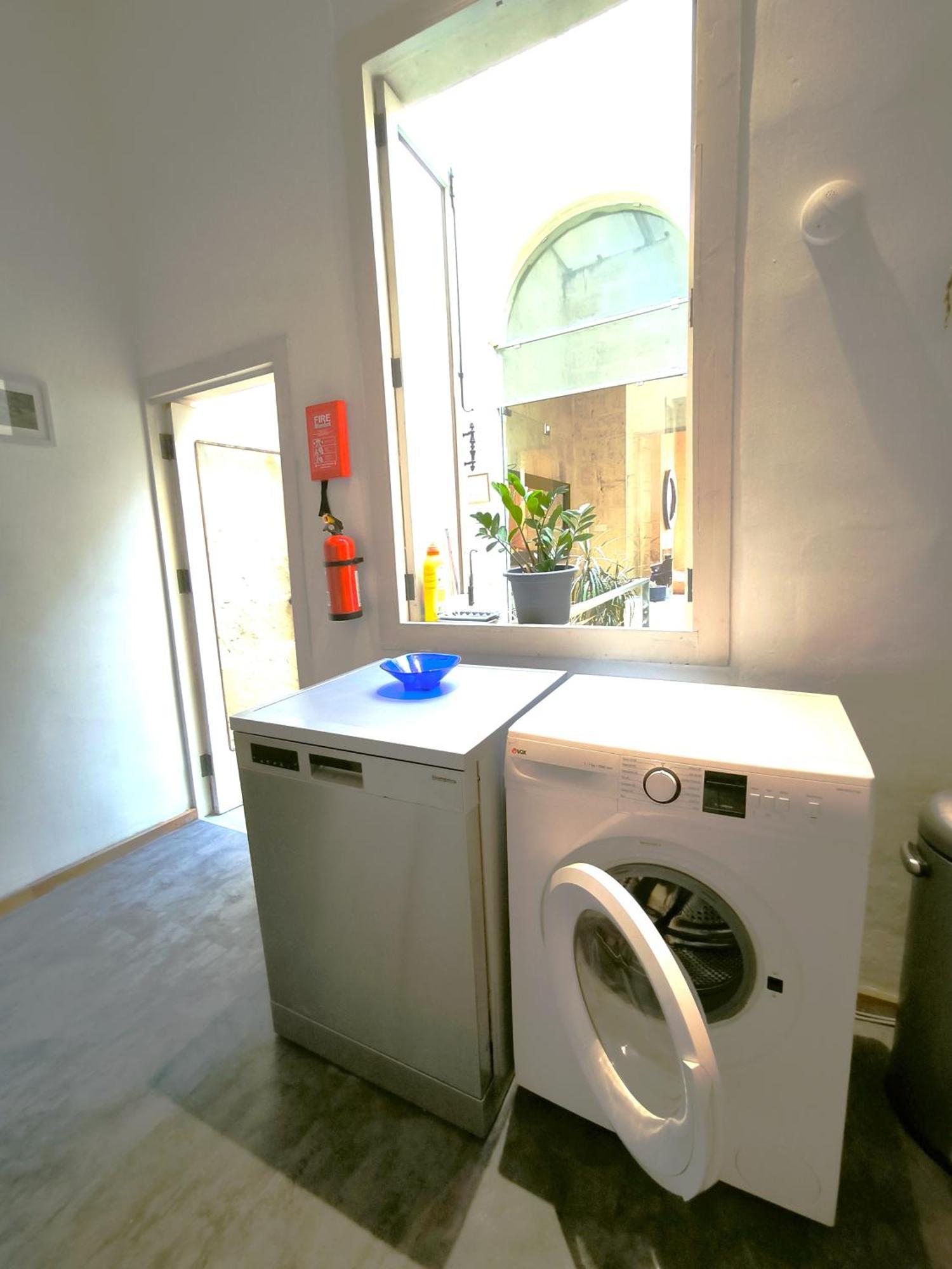 Apartment Stunning 3 Bedroom Town House *