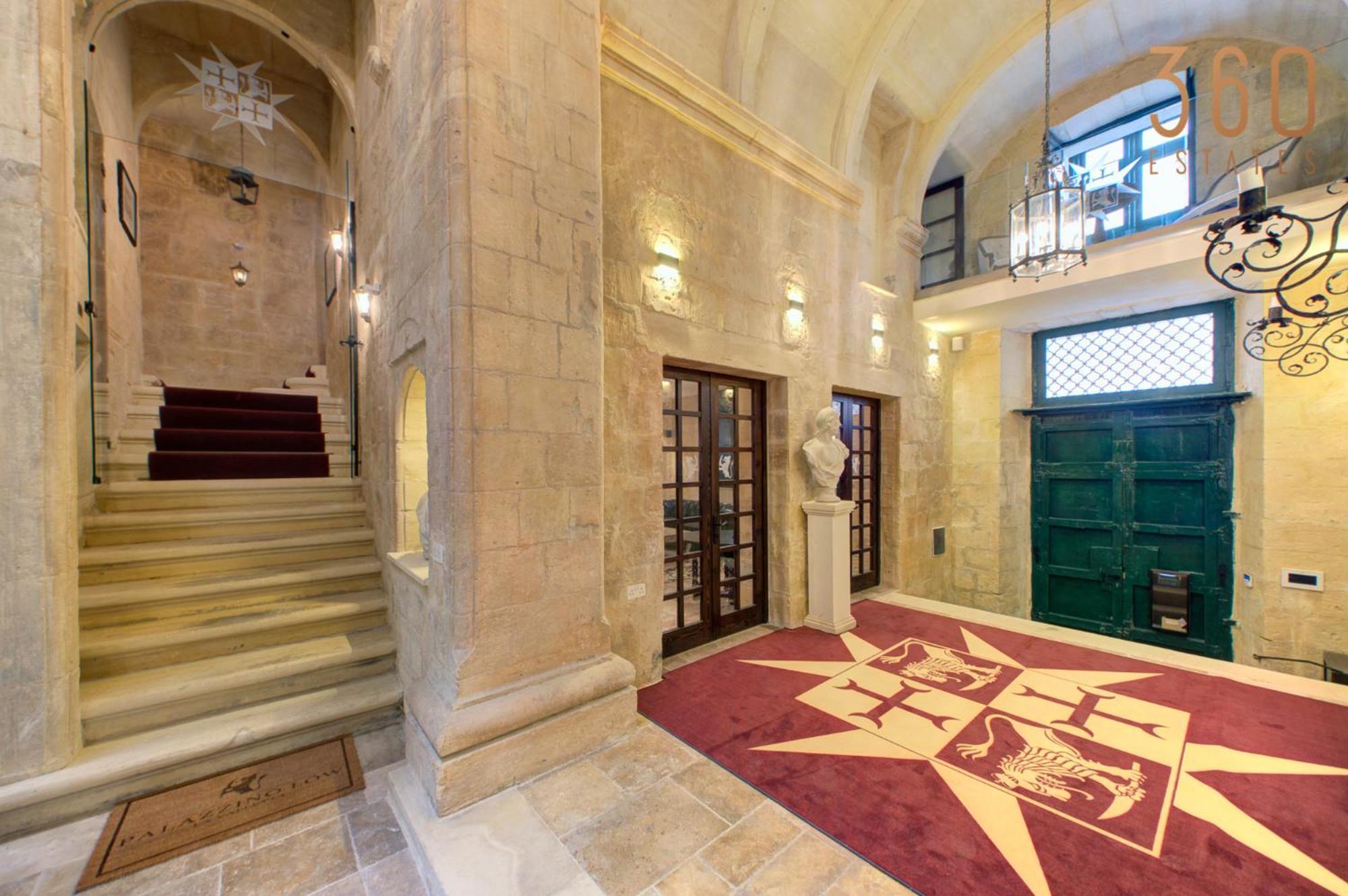 Villa A Luxurious Palazzo In Valetta With Private Pool By 360 Estates