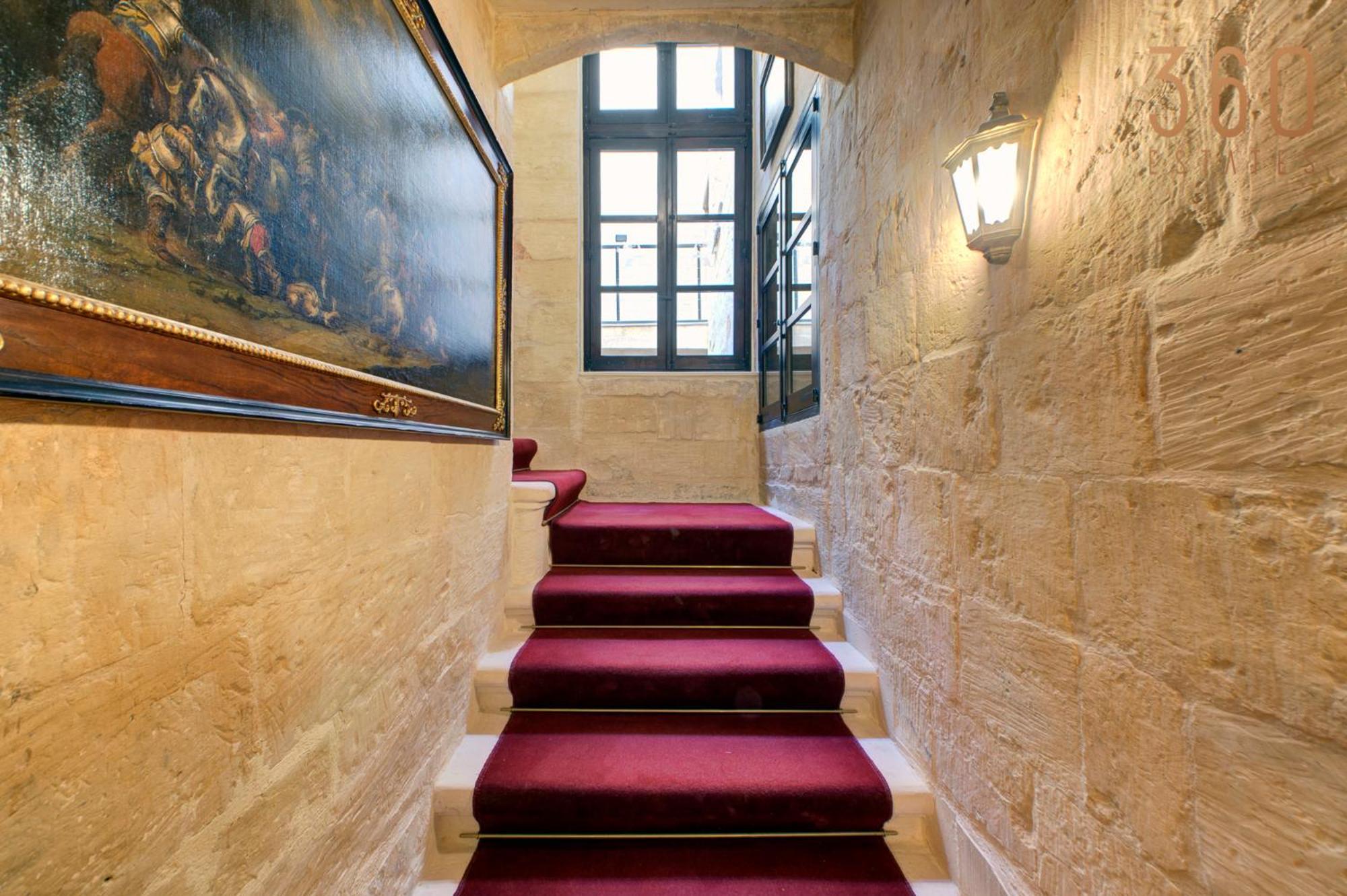 A Luxurious Palazzo In Valetta With Private Pool By 360 Estates Villa *