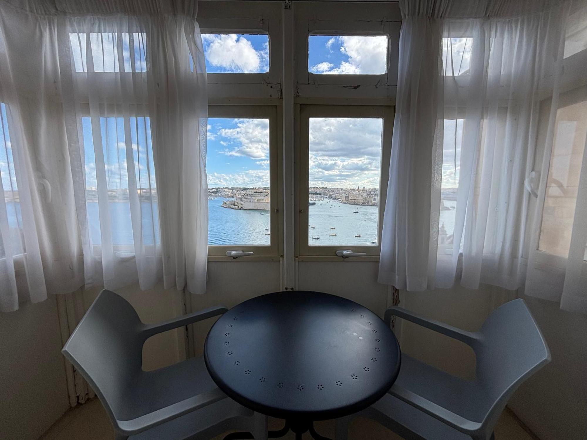 Hotel Grand Harbour