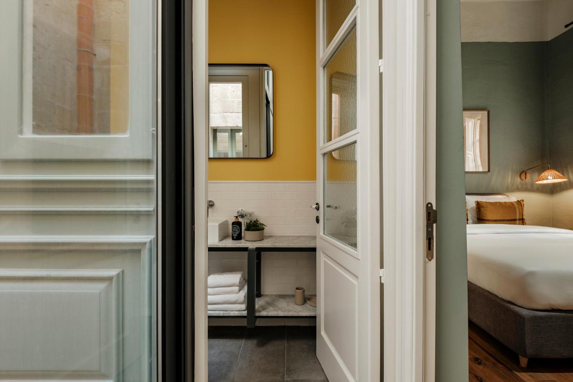 136 Old Bakery Apartment *
