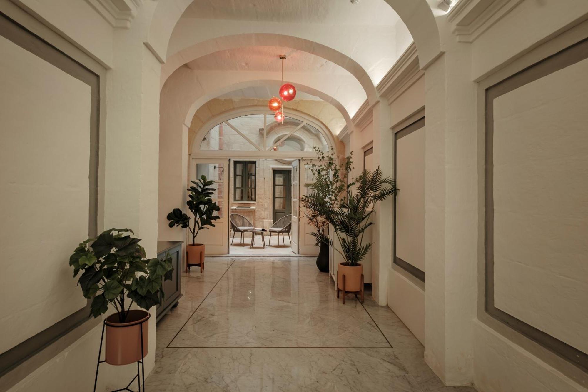 136 Old Bakery Apartment *