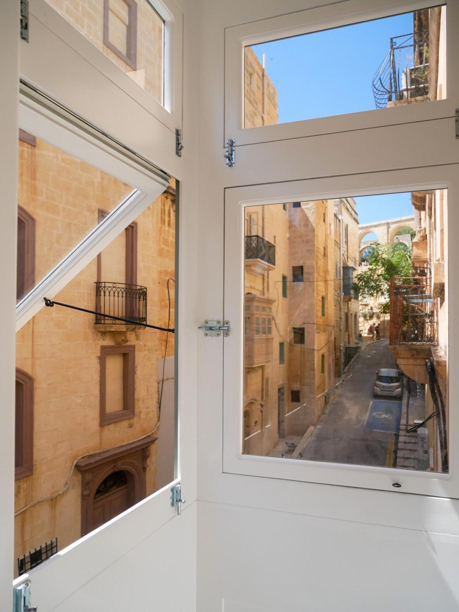 Battery House * Valletta