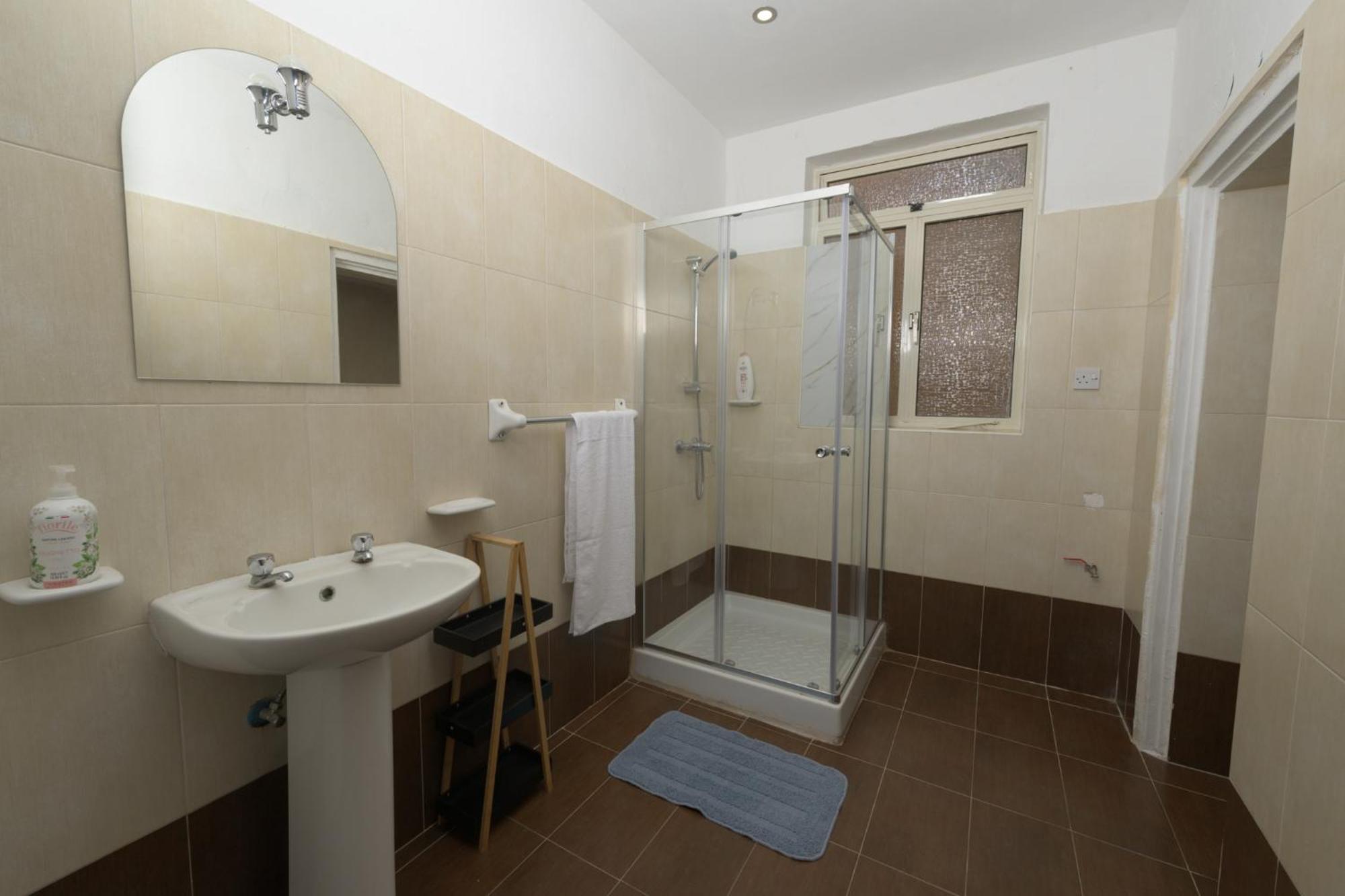 Apartment Stylish 2 Bedrooom Centre With Terrace