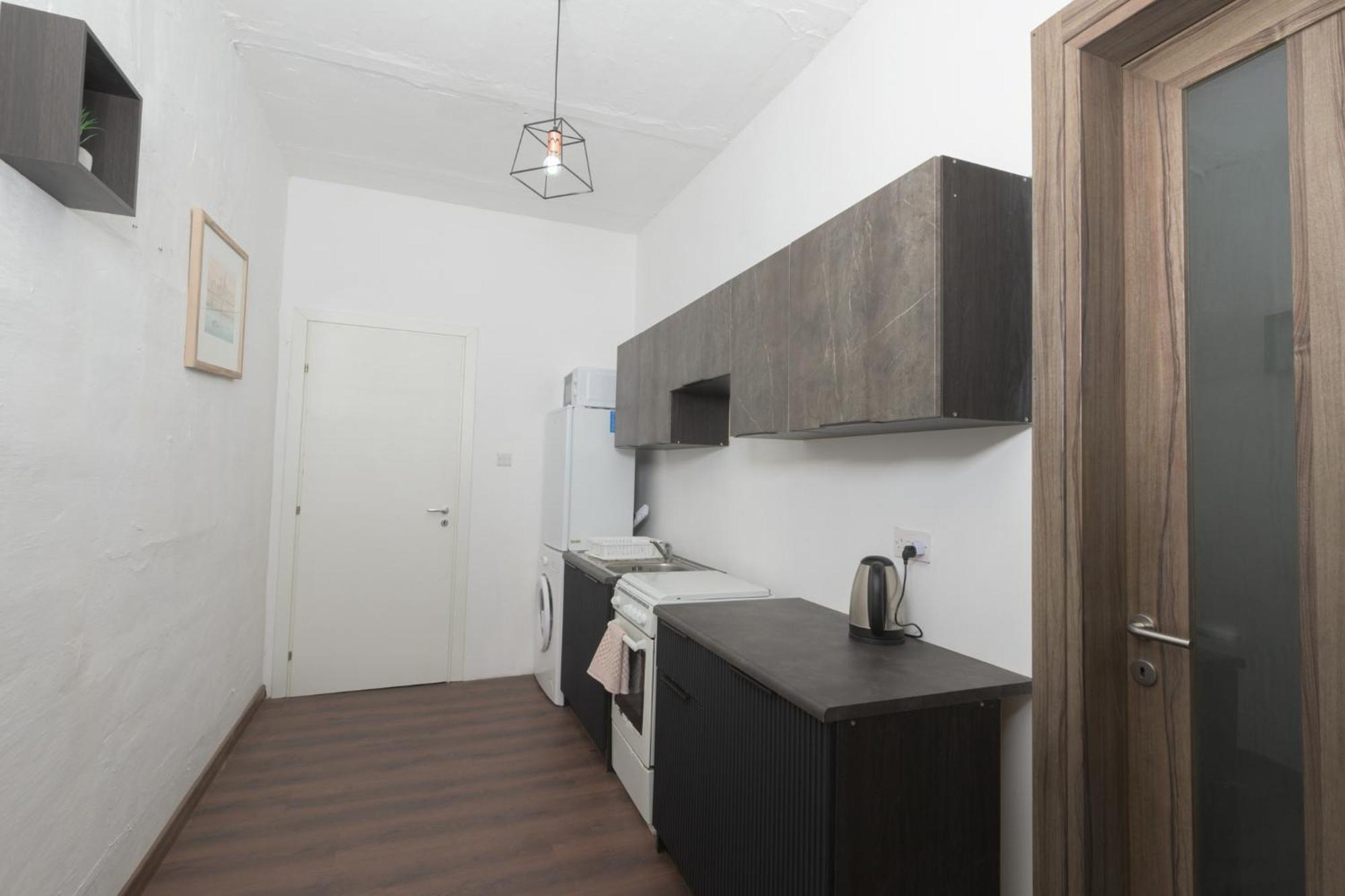 Stylish 2 Bedrooom Centre With Terrace