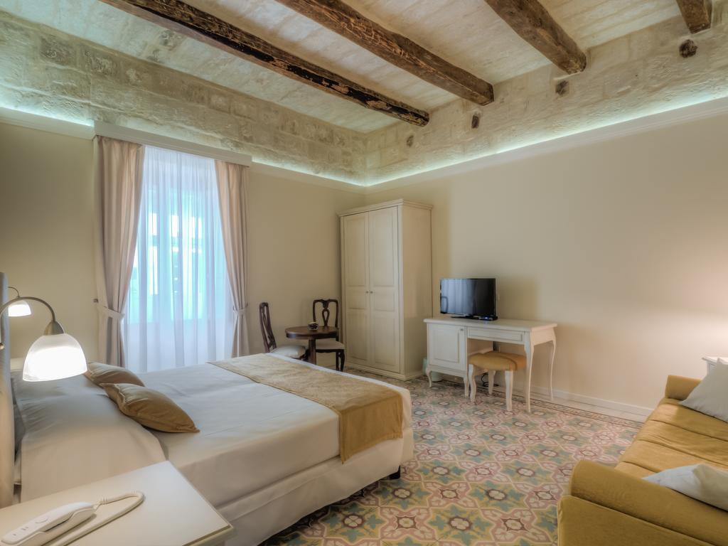 Tano's Boutique Bed & Breakfast *