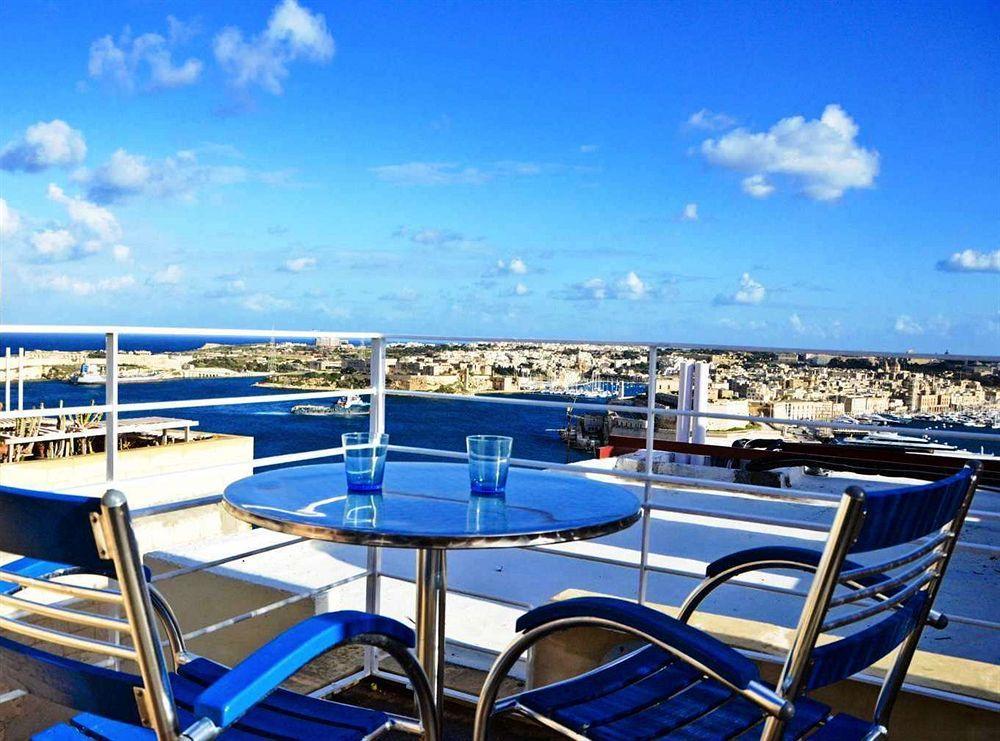 Castille Penthouses 3*