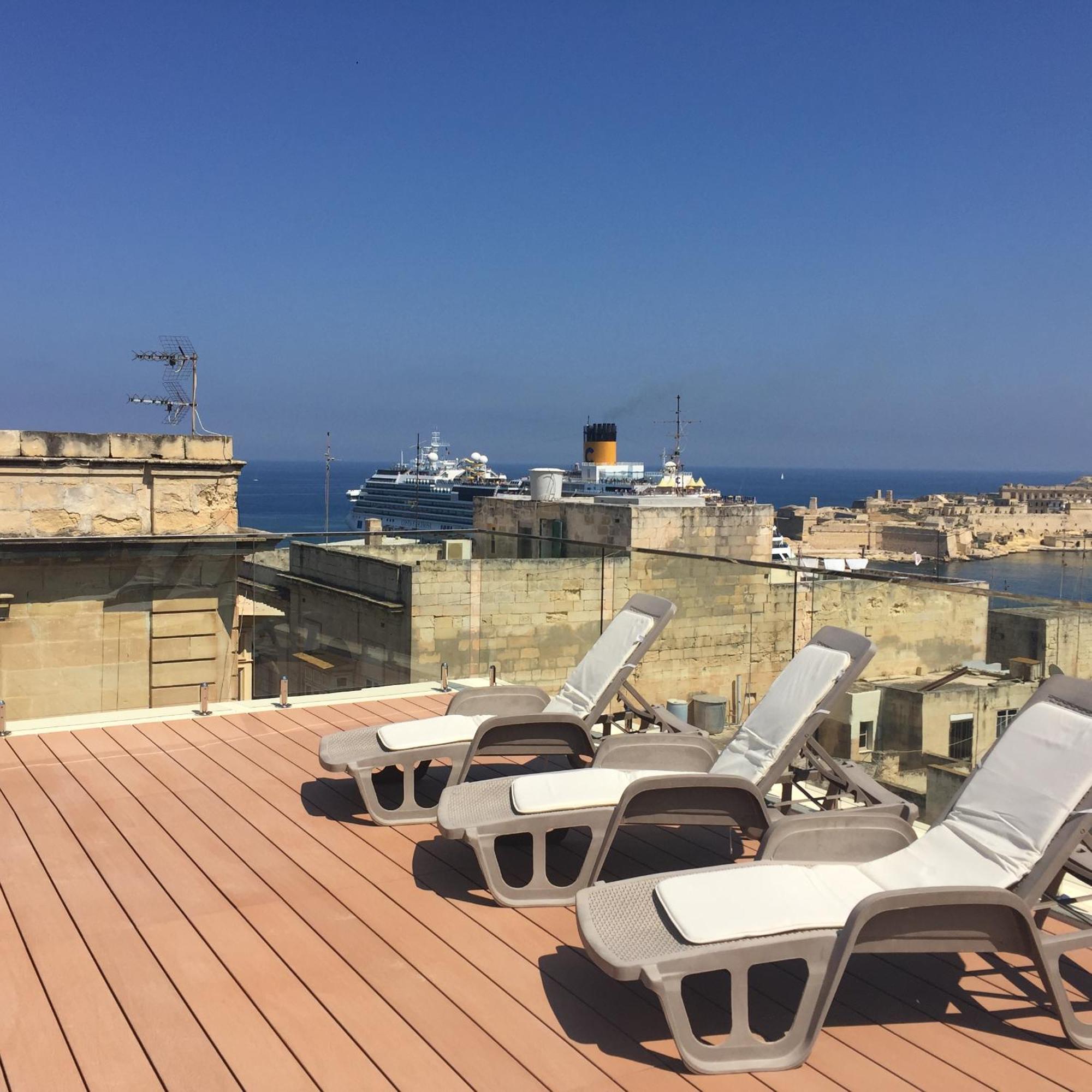 Apartment Luxe 3-bedroom Duplex Penthouse With Sea View Terrace And Jacuzzi