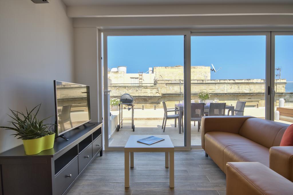 Luxe 3-bedroom Duplex Penthouse With Sea View Terrace And Jacuzzi Apartment *