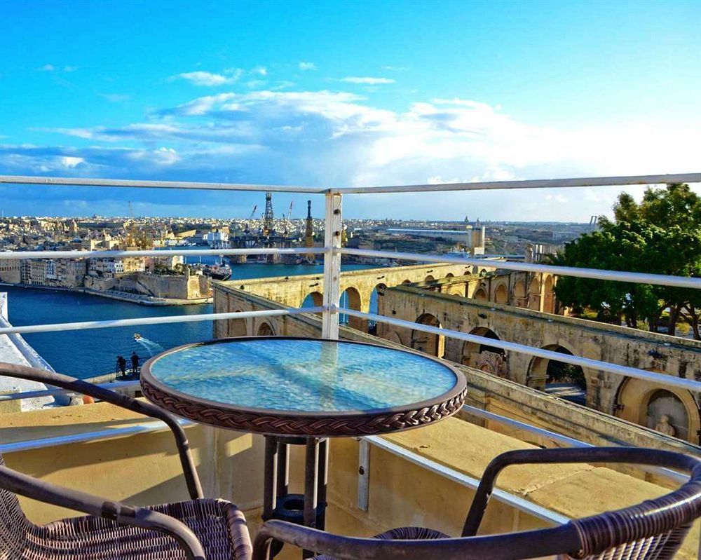 Castille Penthouses Aparthotel