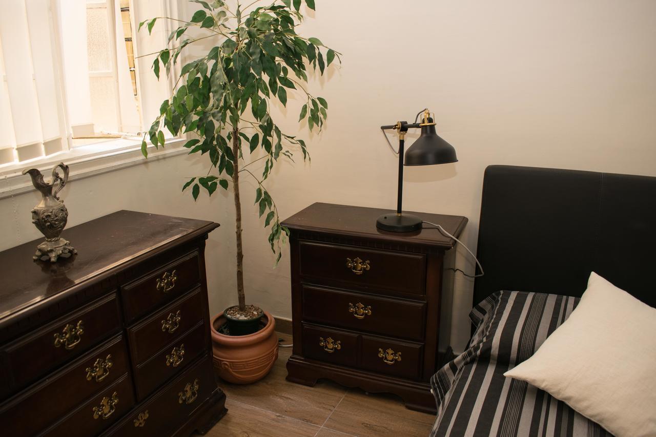 Vincenti Strait Street Apartment