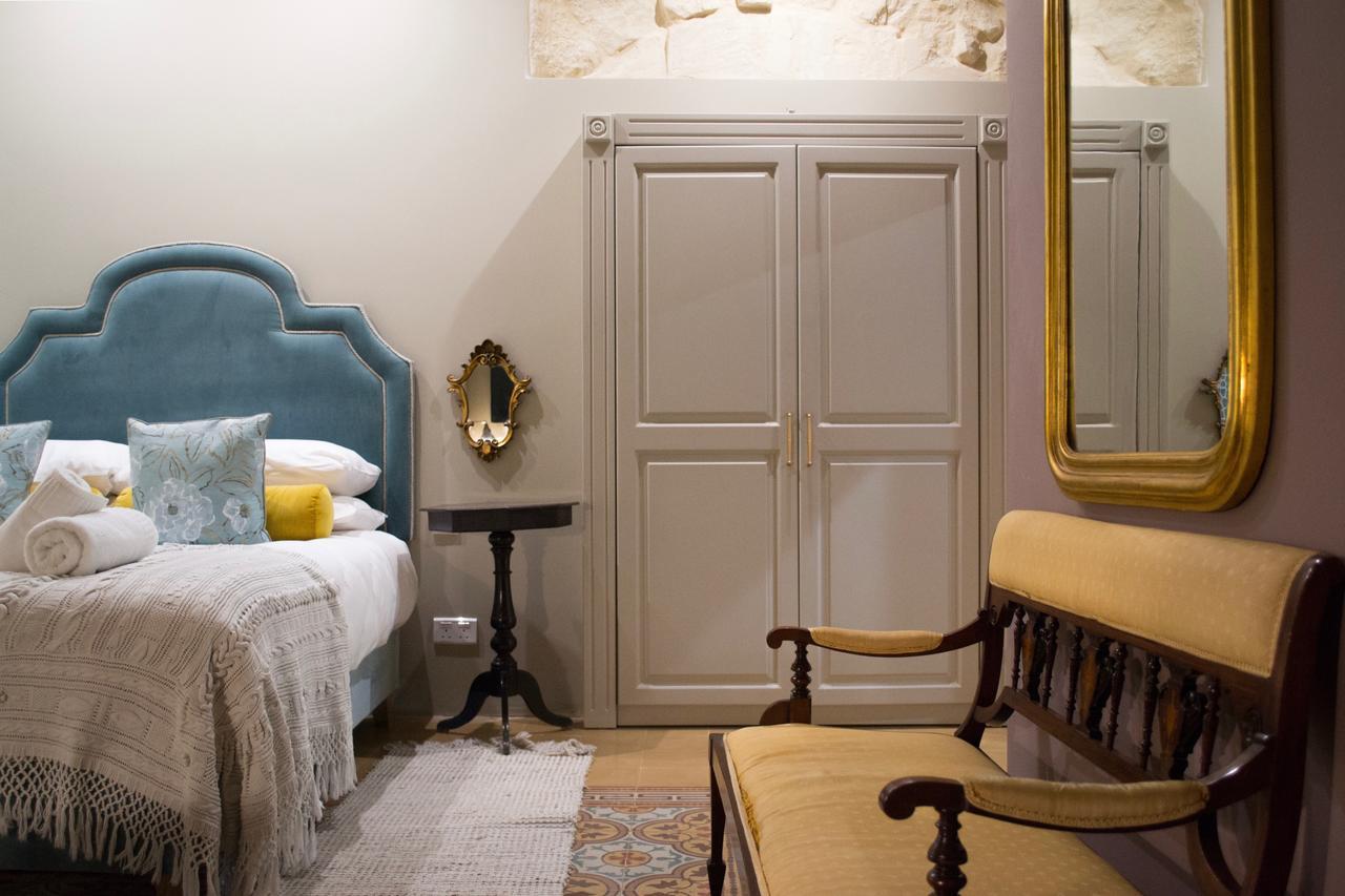 Sally Port Apartment