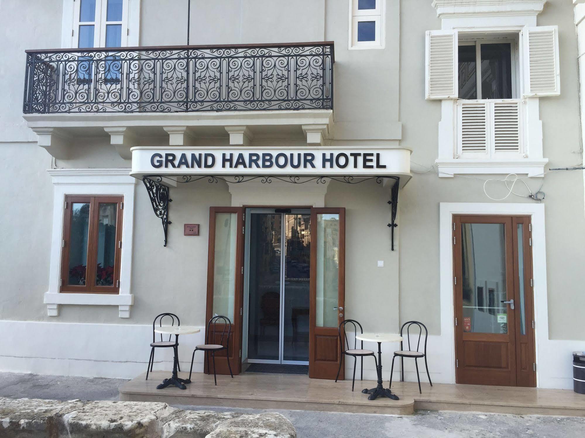 Hotel Grand Harbour 2*