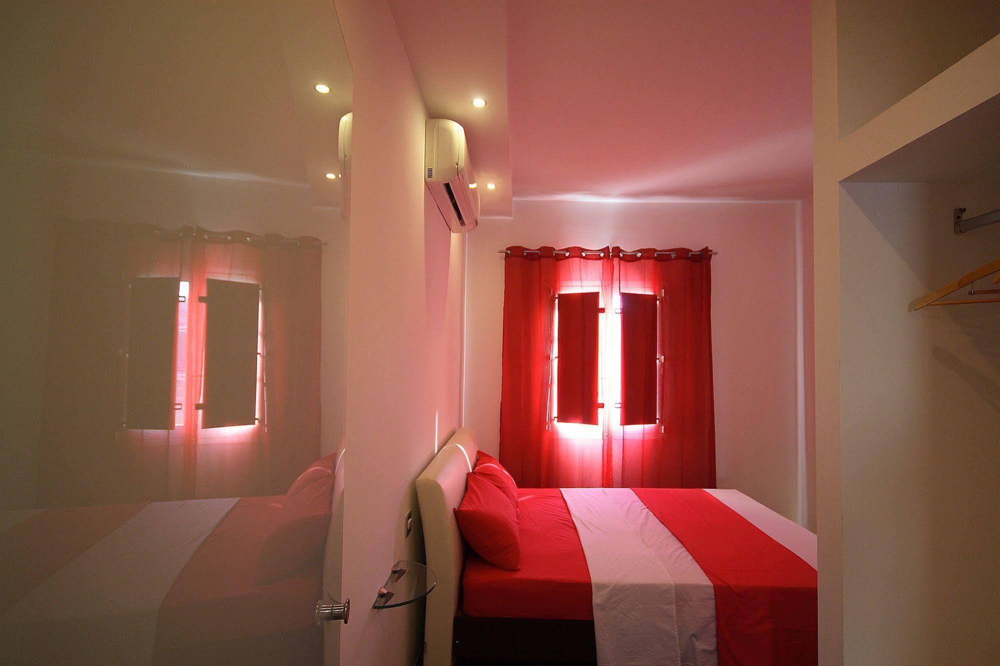 Aparthotel Castille Penthouses 3*