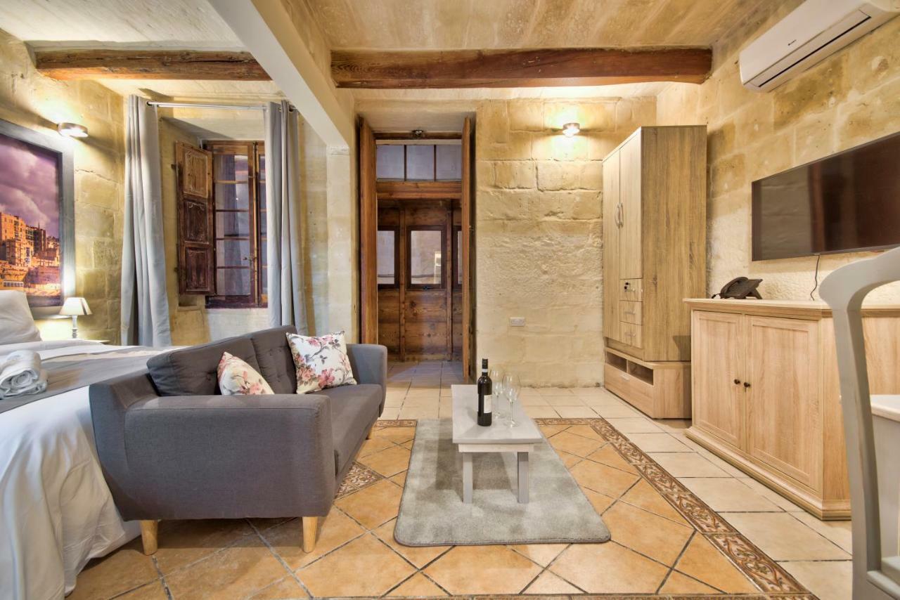 Laparelli Suites: Luxury 1 Guest house