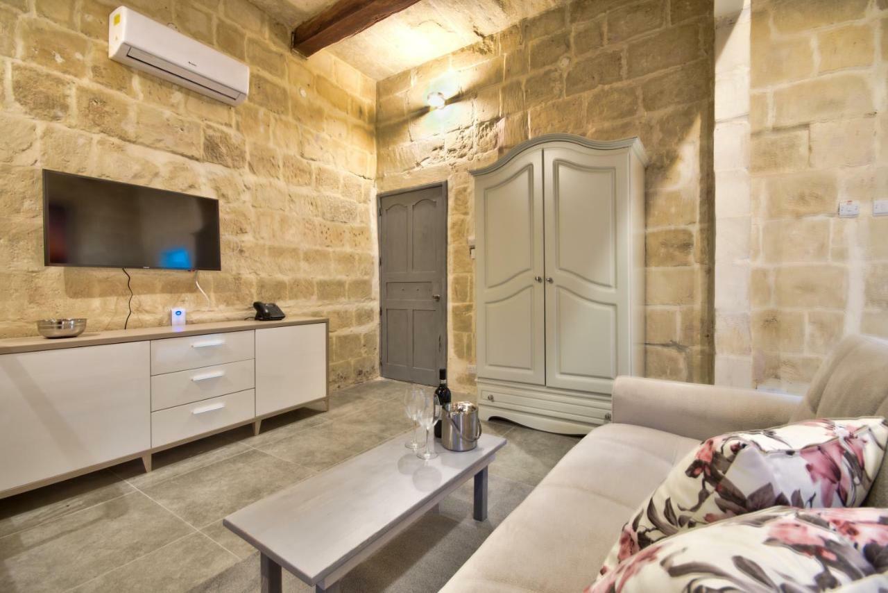 Laparelli Suites: Luxury 2 Guest house *