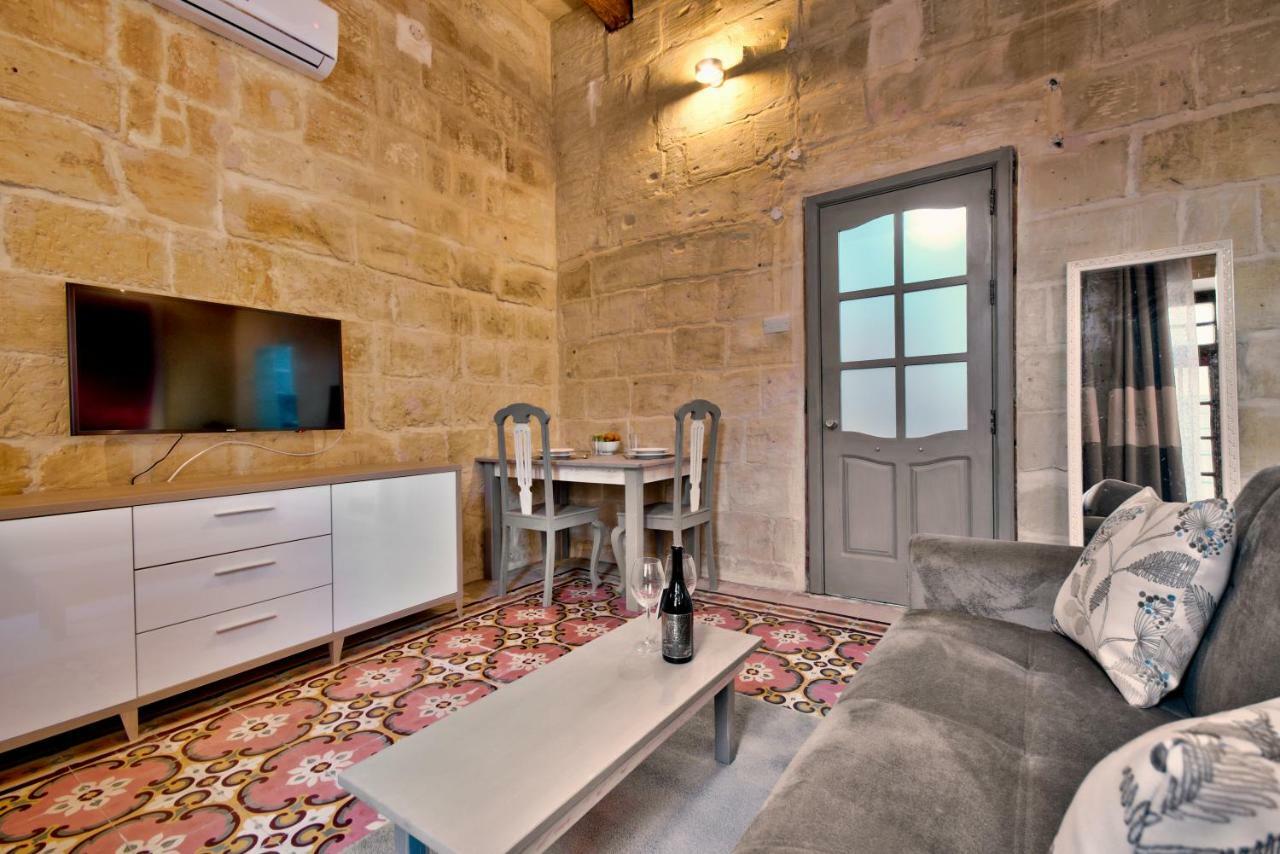 Laparelli Suites: Luxury 3 Guest house *