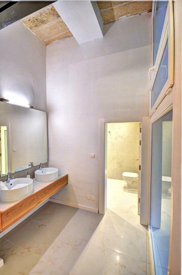 West Street Duplex Apartment *