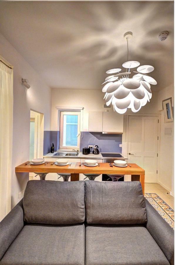 Apartment Moon Stone *