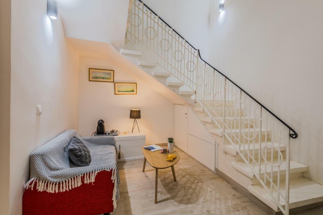 Spacious Duplex - St.paul's