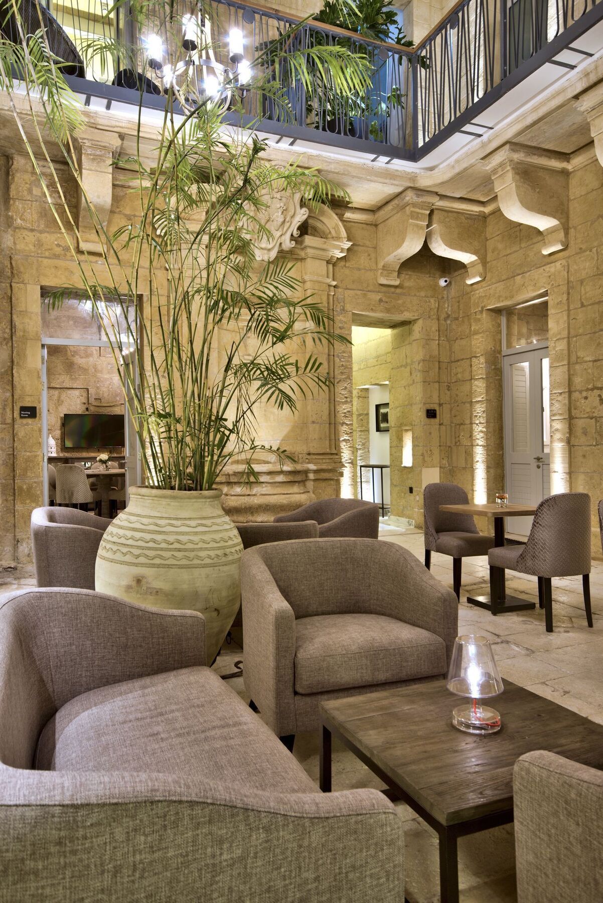 66 Saint Paul's & Guest house 4*