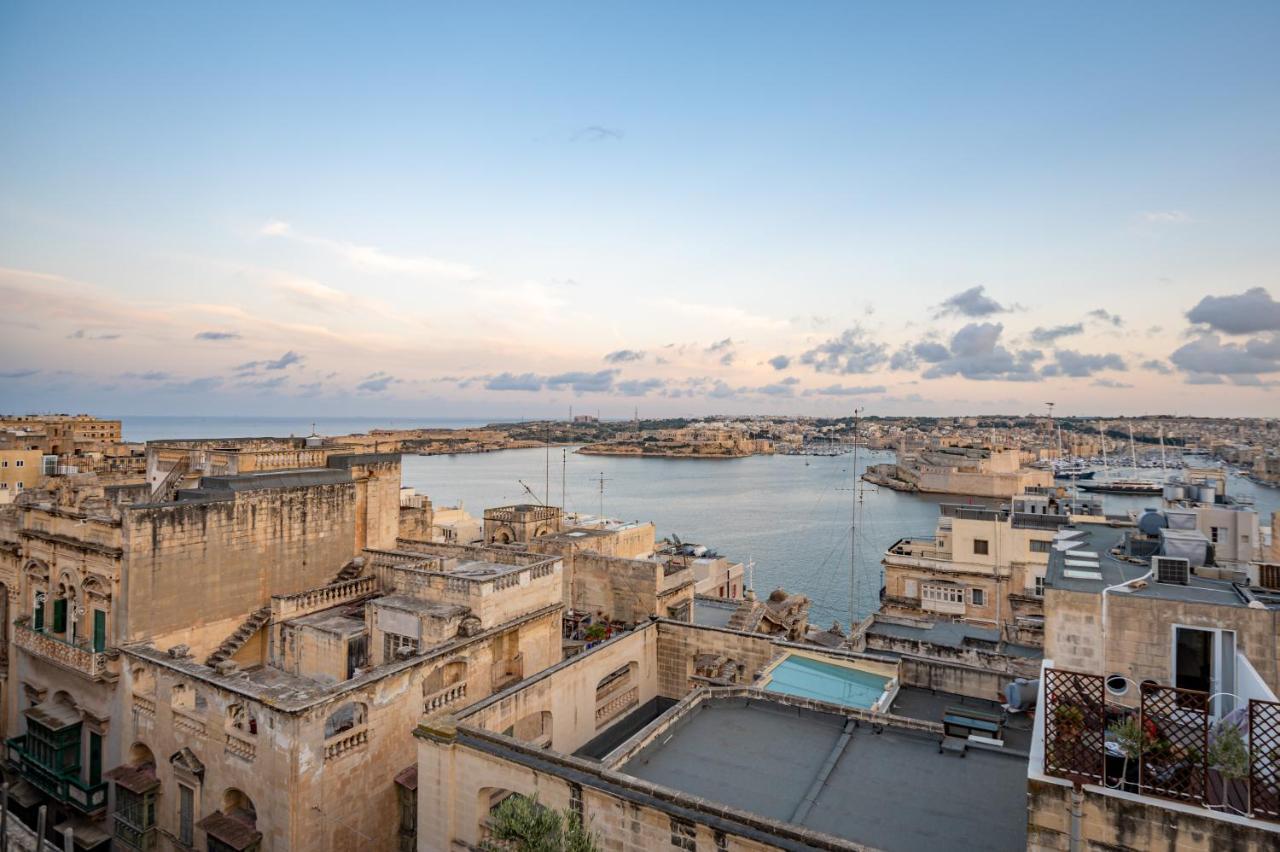 Tano's Boutique * Valletta