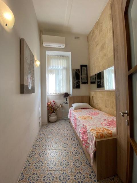 19 Apartment *
