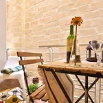 Valletta Art House - Retro Bordello