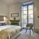 10 Strait Street Apartments