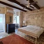 Bakers Hideout - Lovely 1 Bedroom Rental Unit
