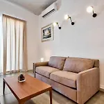 Vallettastay - Harbor View Gem -Sea View 2 Bed Apt