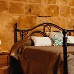 Enchanting 2Bdr Townhouse In Valletta Centre!