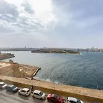 Seafront - Top Location, Top Floor With Wifi & Ac By 360 Estates