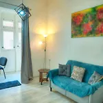 Charming 3 Storey Apartment In Valletta Centre, Ngri1-1