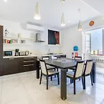 A 1Br Stylish, Fully Equipped Home In The Capital By 360 Estates