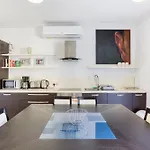 A 1Br Stylish, Fully Equipped Home In The Capital By 360 Estates