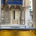 Valletta\'S Charming Loft Accommodation