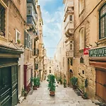 A Stylish Holiday Home In Malta\'S Capital Valletta