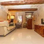 Most Central Apartment Valletta, Renaissance Building