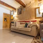 Most Central Apartment Valletta, Renaissance Building