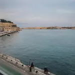 Seafront Apartment In Valletta