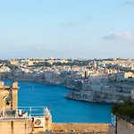 Knights 1500S Palazzino In Valletta - Seaview Rooftop Jacuzzi Lounge